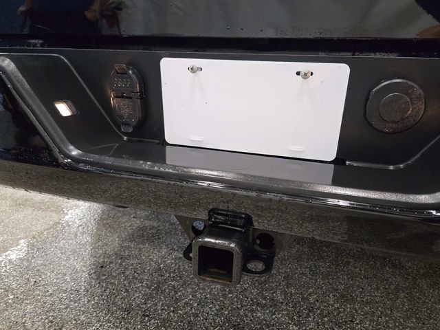 Chevrolet Silverado 1500 Vehicle Full-screen Gallery Image 11