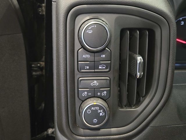 Chevrolet Silverado 1500 Vehicle Full-screen Gallery Image 27