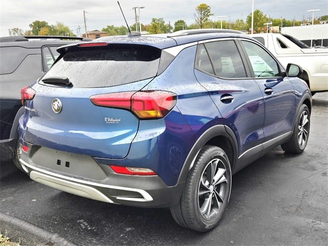 Buick Encore GX Vehicle Full-screen Gallery Image 02