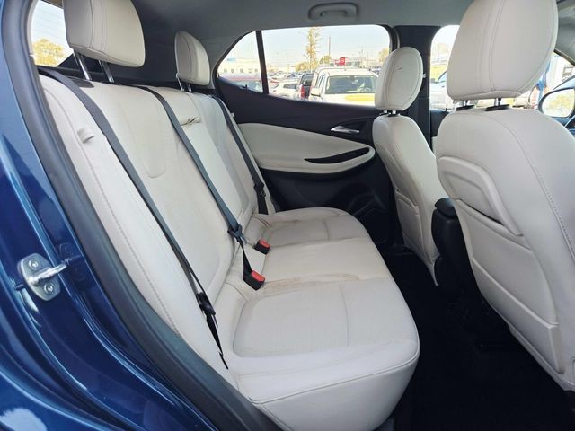 Buick Encore GX Vehicle Full-screen Gallery Image 11