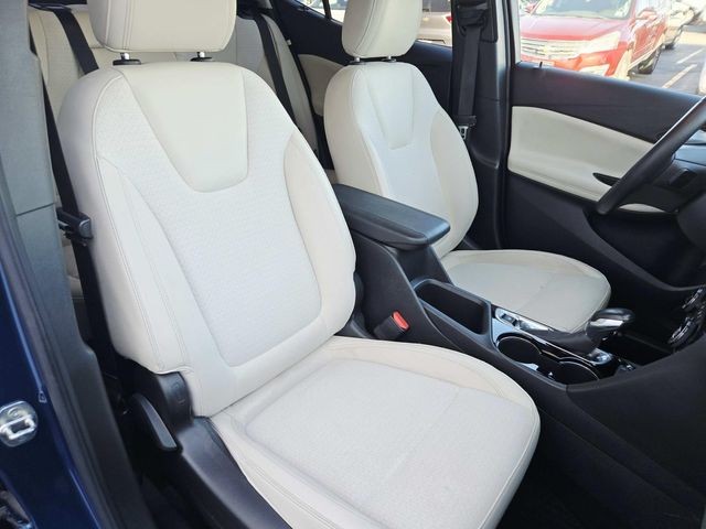 Buick Encore GX Vehicle Full-screen Gallery Image 12