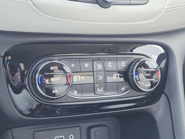 Buick Encore GX Vehicle Full-screen Gallery Image 23