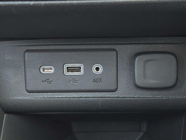 Buick Encore GX Vehicle Full-screen Gallery Image 25