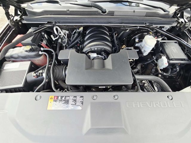 Chevrolet Suburban Vehicle Full-screen Gallery Image 20