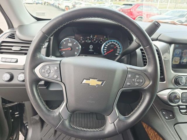 Chevrolet Suburban Vehicle Full-screen Gallery Image 21