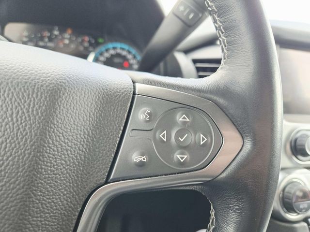 Chevrolet Suburban Vehicle Full-screen Gallery Image 23