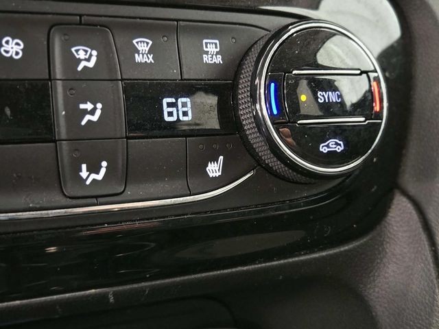 Buick Encore GX Vehicle Full-screen Gallery Image 12