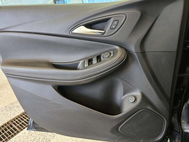 Buick Encore GX Vehicle Full-screen Gallery Image 13