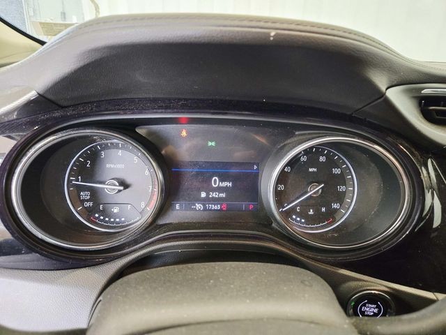 Buick Encore GX Vehicle Full-screen Gallery Image 18