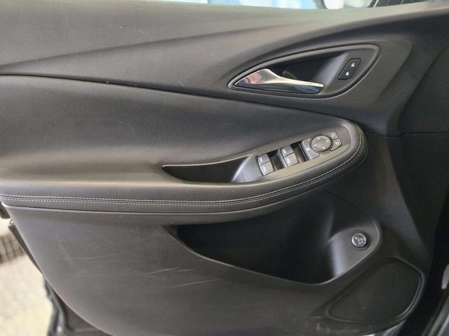 Buick Encore GX Vehicle Full-screen Gallery Image 29