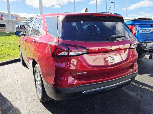 Chevrolet Equinox Vehicle Full-screen Gallery Image 02