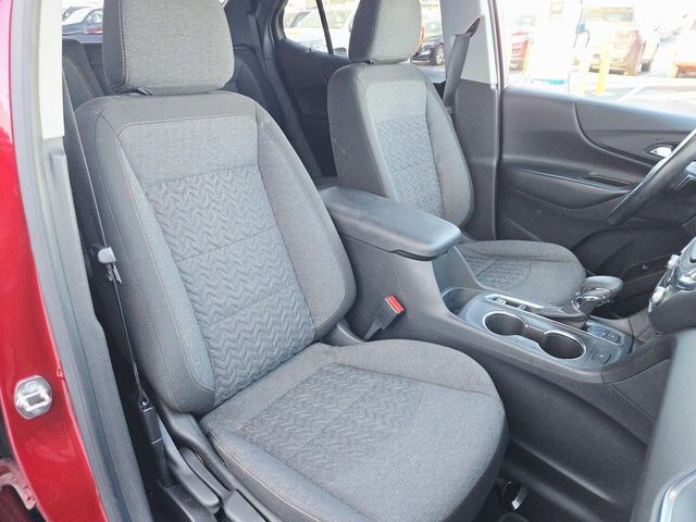 Chevrolet Equinox Vehicle Full-screen Gallery Image 12