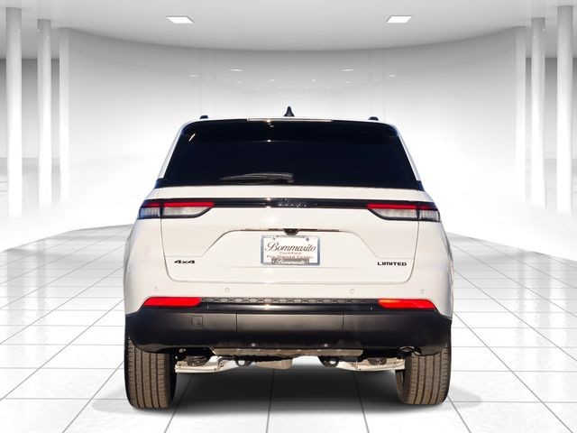 Jeep Grand Cherokee Vehicle Full-screen Gallery Image 04