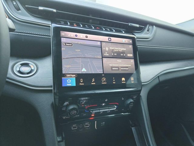 Jeep Grand Cherokee Vehicle Full-screen Gallery Image 19