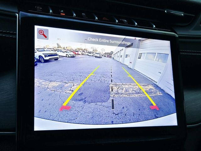 Jeep Grand Cherokee Vehicle Full-screen Gallery Image 22