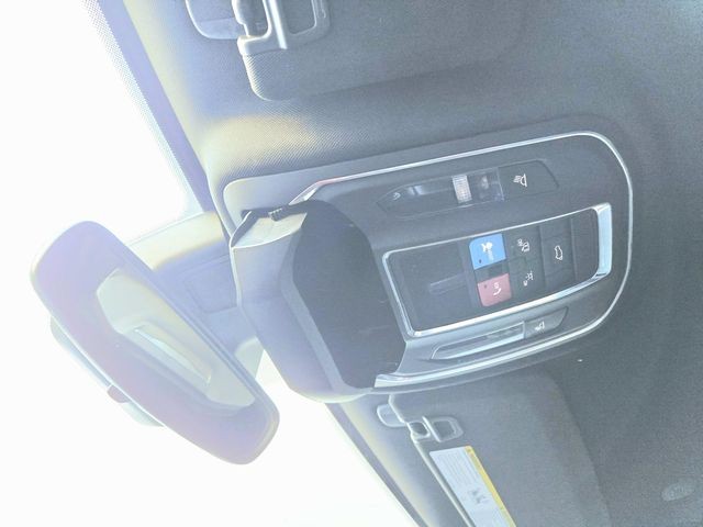 Jeep Grand Cherokee Vehicle Full-screen Gallery Image 28