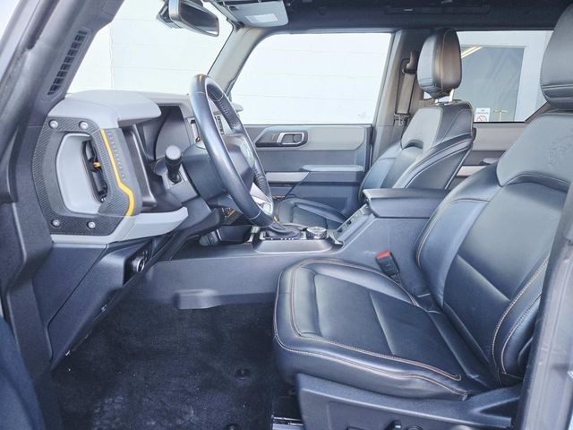 Ford Bronco Vehicle Full-screen Gallery Image 08