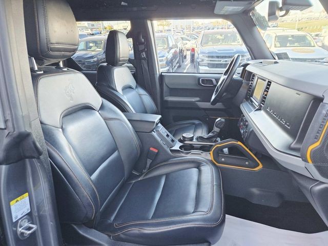 Ford Bronco Vehicle Full-screen Gallery Image 13