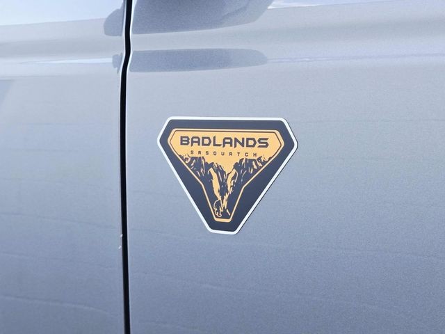 Ford Bronco Vehicle Full-screen Gallery Image 15