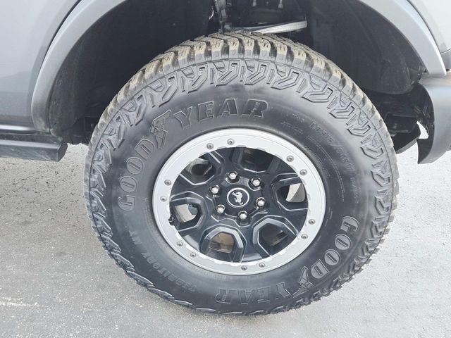 Ford Bronco Vehicle Full-screen Gallery Image 16