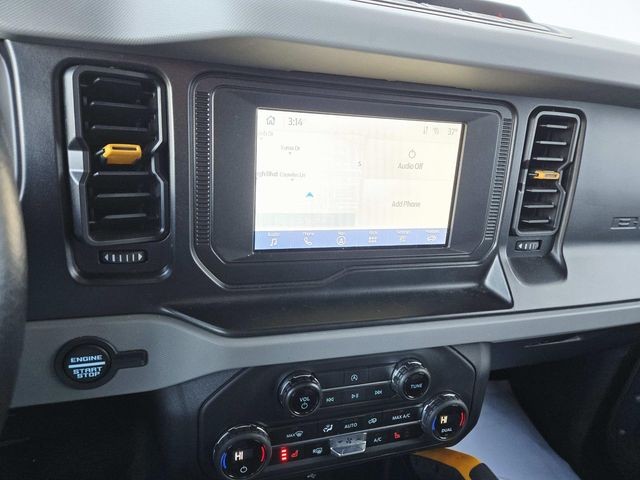 Ford Bronco Vehicle Full-screen Gallery Image 23