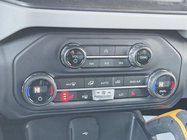 Ford Bronco Vehicle Full-screen Gallery Image 27