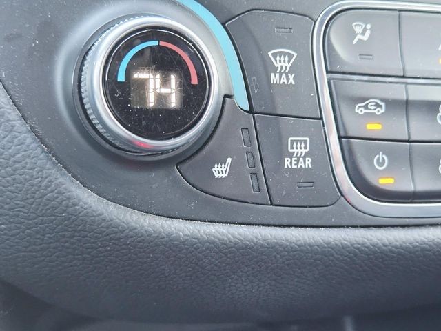 Chevrolet Equinox Vehicle Full-screen Gallery Image 12