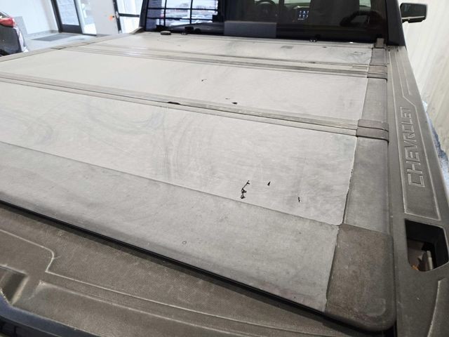 Chevrolet Silverado 1500 Vehicle Full-screen Gallery Image 12