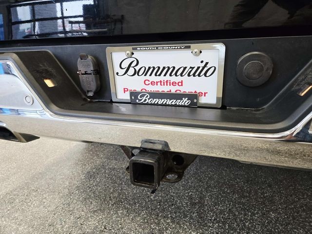 Chevrolet Silverado 1500 Vehicle Full-screen Gallery Image 13