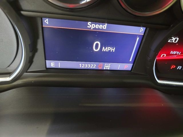 Chevrolet Silverado 1500 Vehicle Full-screen Gallery Image 24