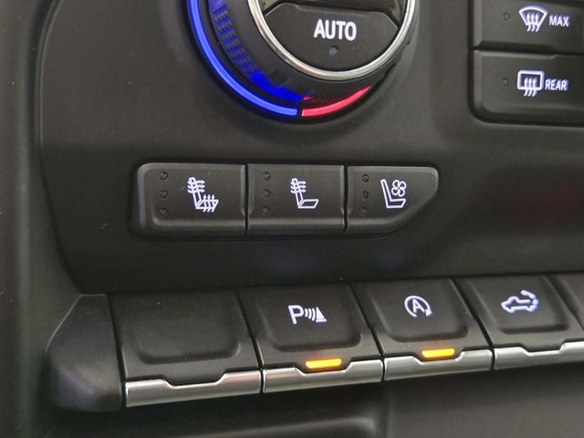 Chevrolet Silverado 1500 Vehicle Full-screen Gallery Image 29