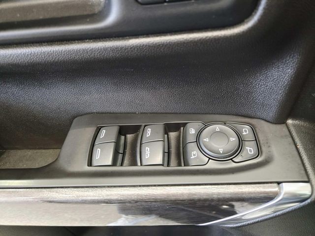 Chevrolet Silverado 1500 Vehicle Full-screen Gallery Image 36