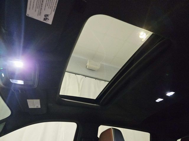 GMC Sierra 2500HD Vehicle Full-screen Gallery Image 06