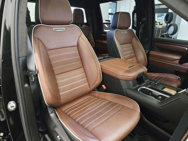 GMC Sierra 2500HD Vehicle Full-screen Gallery Image 19