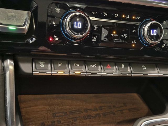 GMC Sierra 2500HD Vehicle Full-screen Gallery Image 35