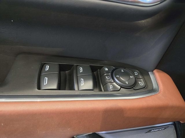 GMC Sierra 2500HD Vehicle Full-screen Gallery Image 41