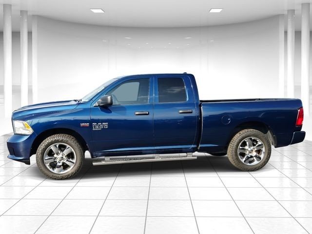 Ram 1500 Classic Vehicle Full-screen Gallery Image 02