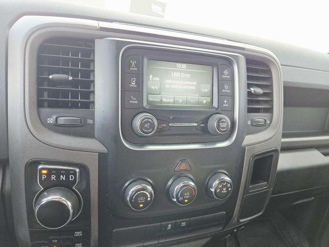 Ram 1500 Classic Vehicle Full-screen Gallery Image 07