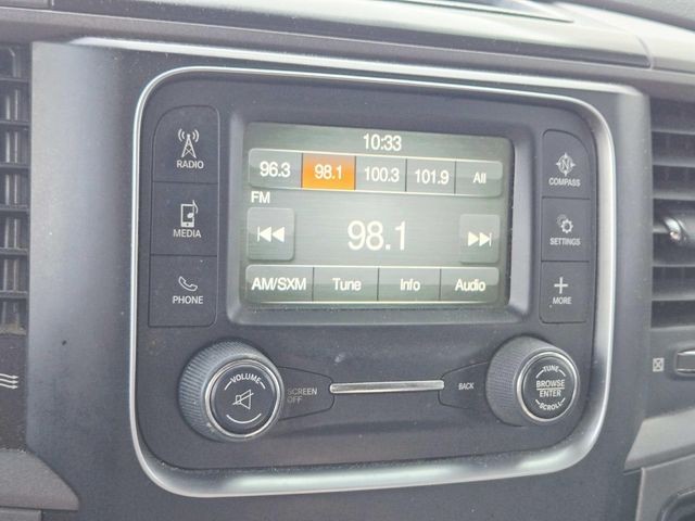 Ram 1500 Classic Vehicle Full-screen Gallery Image 08