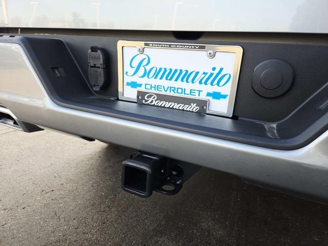 Chevrolet Silverado 1500 Vehicle Full-screen Gallery Image 12