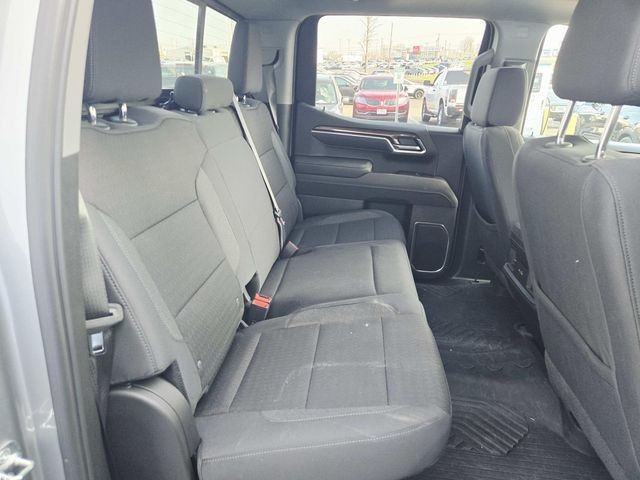 Chevrolet Silverado 1500 Vehicle Full-screen Gallery Image 13