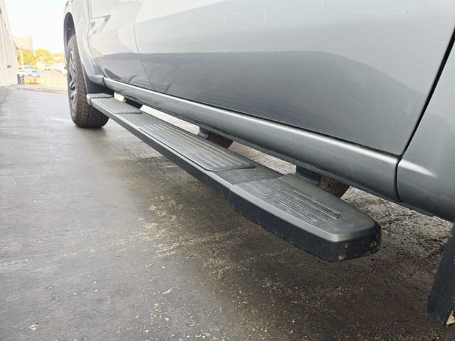 Chevrolet Silverado 1500 Vehicle Full-screen Gallery Image 15