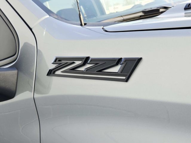 Chevrolet Silverado 1500 Vehicle Full-screen Gallery Image 16