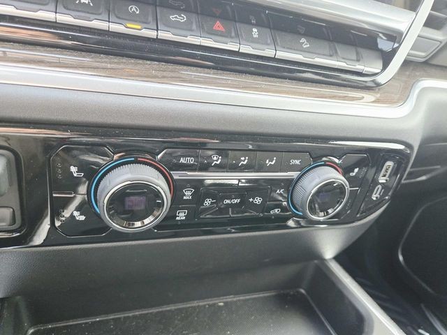 Chevrolet Silverado 1500 Vehicle Full-screen Gallery Image 28