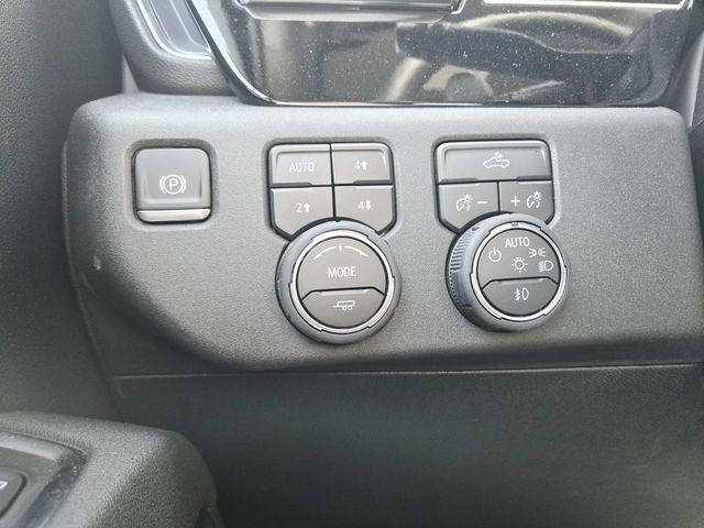 Chevrolet Silverado 1500 Vehicle Full-screen Gallery Image 33