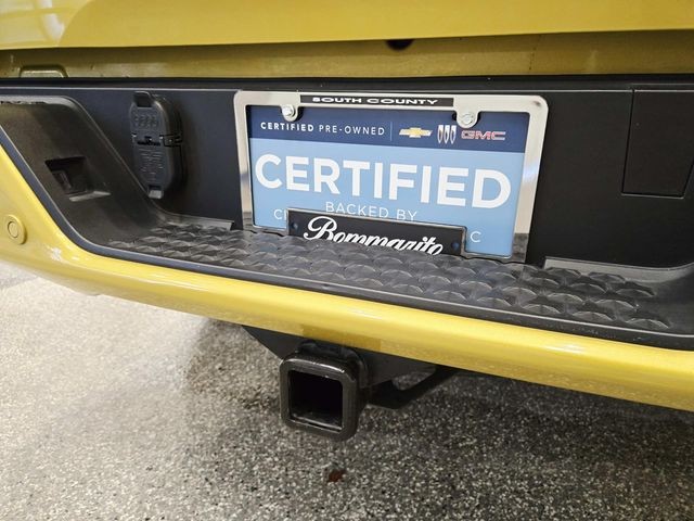 GMC Canyon Vehicle Full-screen Gallery Image 13