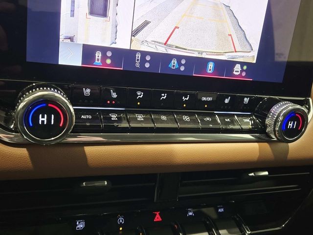 GMC Canyon Vehicle Full-screen Gallery Image 28