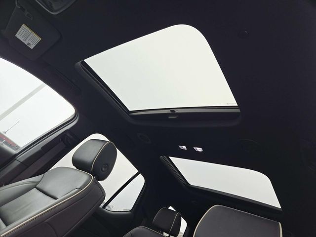 Chevrolet Traverse Vehicle Full-screen Gallery Image 06