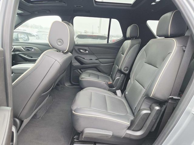 Chevrolet Traverse Vehicle Full-screen Gallery Image 10