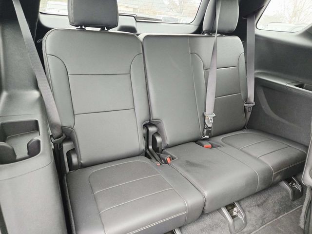 Chevrolet Traverse Vehicle Full-screen Gallery Image 13